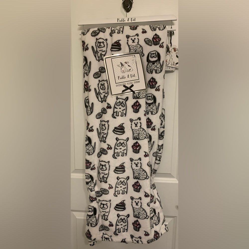 Pickle & Dot Oversized Plush Throw